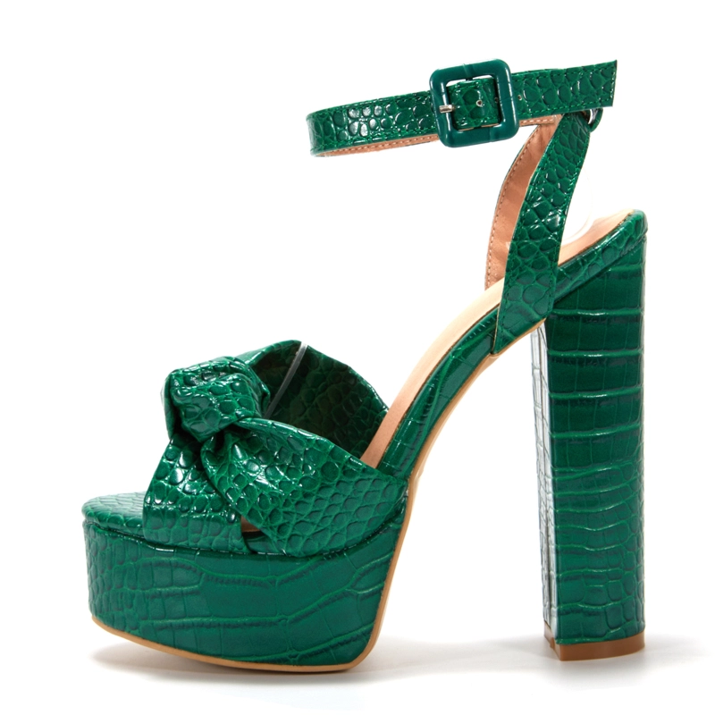 Sandalias de tacón anudado con estampado de serpiente verde