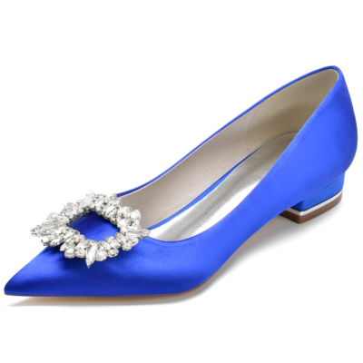 Zapatos planos de satén con hebilla enjoyada azul real