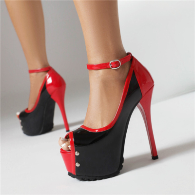 Sandalias de punta abierta con plataforma en negro y rojo Tacones de aguja con remaches en el tobillo