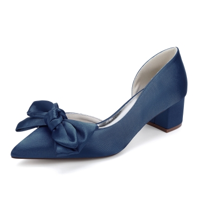 Zapatos de tacón grueso con punta puntiaguda y lazo de satén azul marino para boda