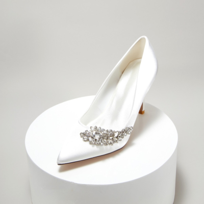 Zapatos de tacón de aguja con punta puntiaguda y adornos de cristal blanco para boda, zapatos de tacón de satén para mujer