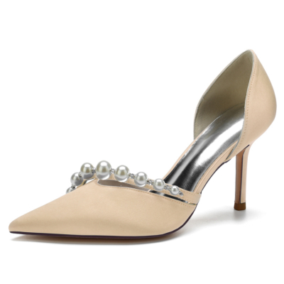 Zapatos de boda con tacón de aguja y perlas en punta de satén color champán