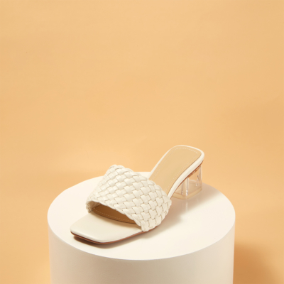 Sandalias de tacón grueso transparente tejidas lindas blancas