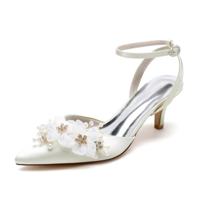 Sandalias D'orsay de satén con adornos de flores beige Tacones bajos con correa en el tobillo