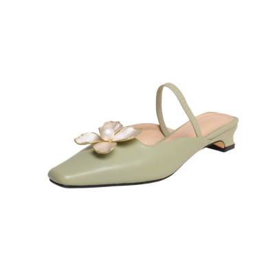 Zapatos planos de cuero con hebilla de perlas y flores verdes