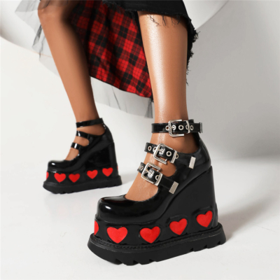 Zapatos Mary Jane con hebilla de correa triple y tacón grueso con plataforma de corazón de charol negro