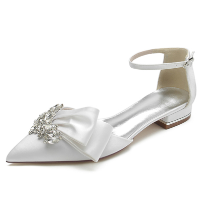 Zapatos planos con lazo y pedrería blancos con correa en el tobillo y diamantes de imitación para novia