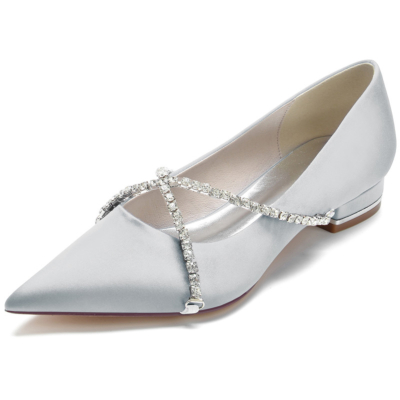 Zapatos planos de cadena cruzada con joyas grises Zapatos planos de satén con punta estrecha