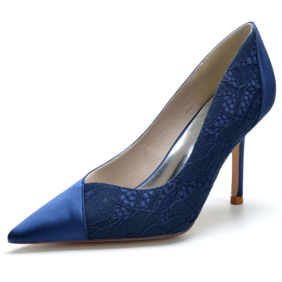 Zapatos de tacón de aguja con puntera en satén azul marino y encaje