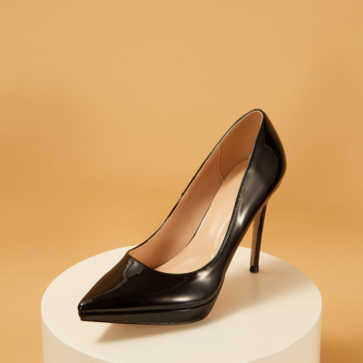 Zapatos de tacón de aguja con plataforma en punta de charol negro