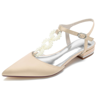 Zapatos planos de satén sin espalda con tira en T adornada con perlas color champán para boda