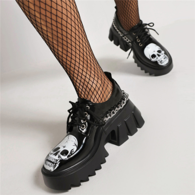 Mocasines con cordones de tacón grueso con plataforma de charol negro Zapatos góticos con cadena cruzada