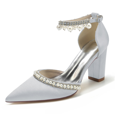 Zapatos de boda con tacón grueso y correa en el tobillo con diamantes de imitación y perlas con punta plateada
