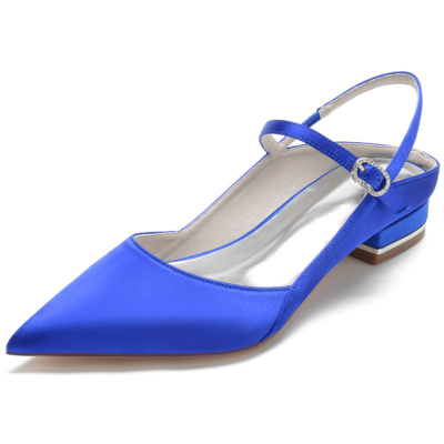 Zapatos planos sin espalda con hebilla de correa en el tobillo de satén con punta en punta azul real