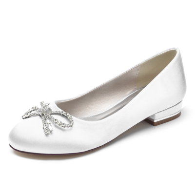 Zapatos planos de ballet de satén con punta redonda y lazo de diamantes de imitación blancos