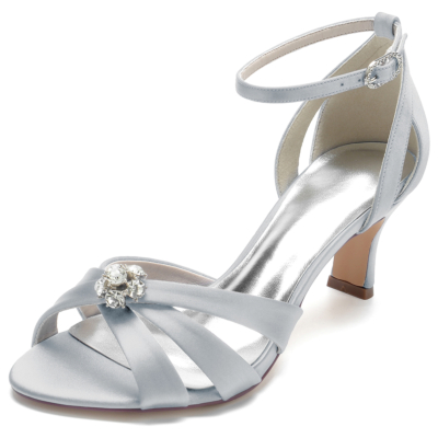 Zapatos de boda con correa en el tobillo y tacón de carrete recortado con diamantes de imitación plateados