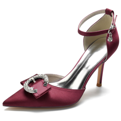 Zapatos de tacón de satén con hebilla circular de diamantes de imitación burdeos y correa en el tobillo D'orsay