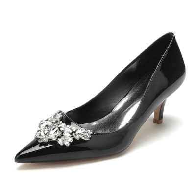 Zapatos de tacón de gatito con punta puntiaguda adornada con diamantes de imitación negros