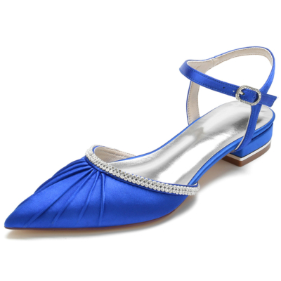 Zapatos planos D'orsay con punta en pico y volantes en color azul real Zapatos planos con joyas de satén
