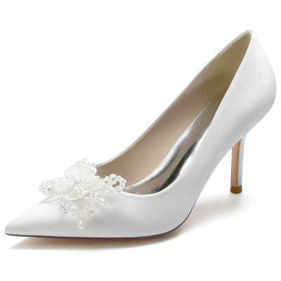 Zapatos de tacón de aguja con punta estrecha y flores de satén blanco
