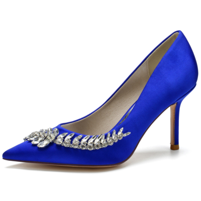 Zapatos de tacón de aguja con punta estrecha y flores de cristal satinado azul real