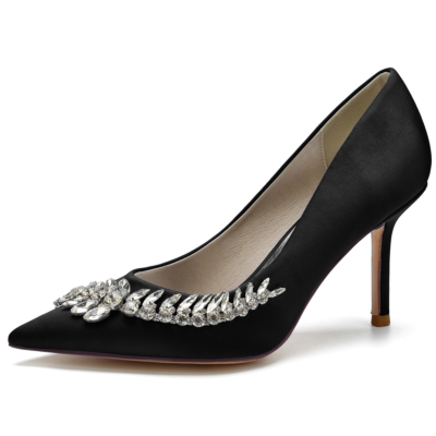 Zapatos de tacón de aguja con punta estrecha y flores de cristal de satén negro