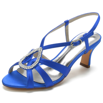 Sandalias recortadas de satén azul real con tacones medios de diamantes de imitación para boda