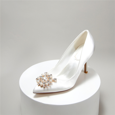 Zapatos de tacón de aguja de boda con hebilla de diamantes de imitación y perlas de satén blanco para mujer