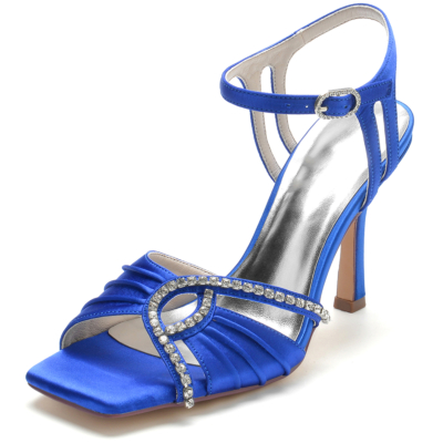 Sandalias con correa en el tobillo y tacón de aguja con punta abierta de satén azul real