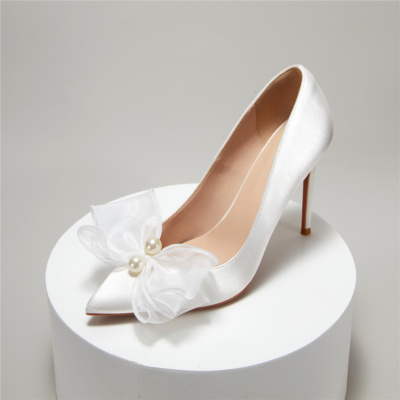 Lazo de perlas de satén Tacones de boda Zapatos de tacón de aguja con punta cerrada para novia