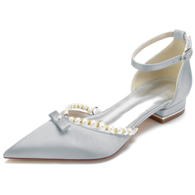 Zapatos planos de boda con lazo y perlas en el tobillo con punta en punta de satén plateado