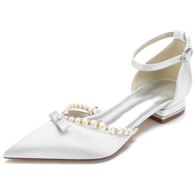 Zapatos planos de boda con lazo y perlas en el tobillo con punta en punta de satén blanco