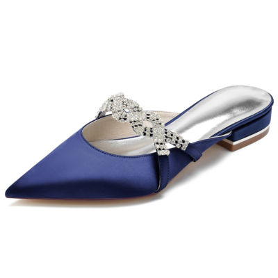 Zapatos mule de boda planos con joyas de satén azul marino con punta en pico
