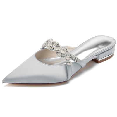 Zapatos de mula de boda planos de joyería con punta en punta de satén plateado