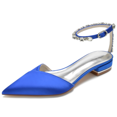 Sandalias planas de verano con correa en el tobillo y diamantes de imitación con punta en punta de satén azul real