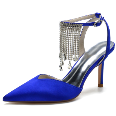 Sandalias con correa en el tobillo y tacón de aguja con flecos de diamantes de imitación con punta en punta de satén azul real