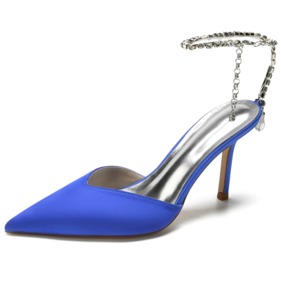 Sandalias con correa en el tobillo con cadena de diamantes de imitación y tacón de aguja con punta en punta de satén azul real
