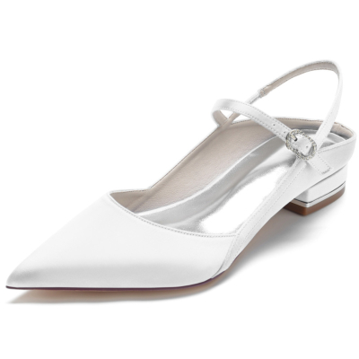 Zapatos de vestir planos con tira en el tobillo y corte en V con punta en punta de satén blanco