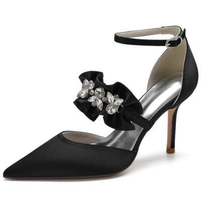 Zapatos de tacón de aguja con punta en pico de diamantes de imitación y volantes de satén negros