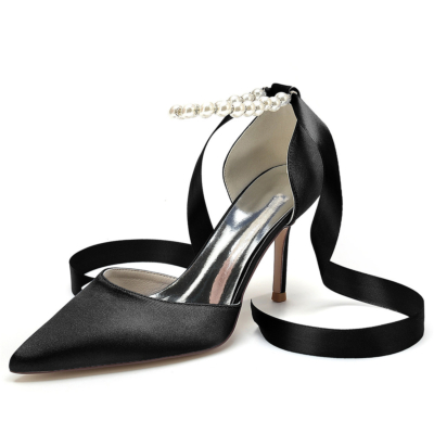 Zapatos de tacón de aguja D'orsay con correa en el tobillo de perlas de boda de satén negro
