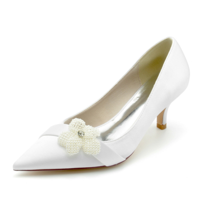 Bombas de boda de satén blanco con flor de perla Zapatos de novia elegantes Tacones de gatito
