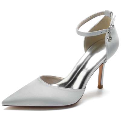 Zapatos de boda de tacón de aguja con correa en el tobillo y punta estrecha de satén plateado