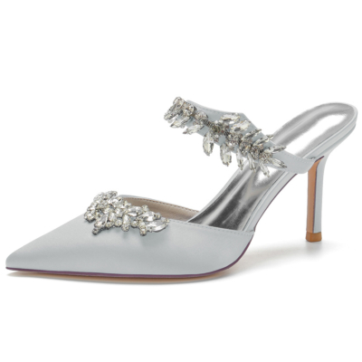 Zapatos de boda de satén plateado con punta estrecha y tacón de aguja con diamantes de imitación