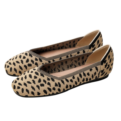 Zapatos planos estampados con punta cuadrada y estampado de leopardo marrón para mujer