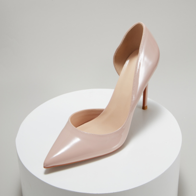 Zapatos de tacón de aguja D'orsay con punta en pico de charol nude