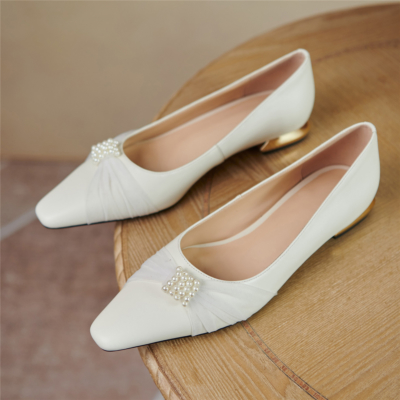 Zapatos de cuero planos de malla con perlas y punta de almendra blanca Tacones bajos