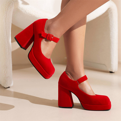 Zapatos de tacón Mary Jane con plataforma y punta cuadrada de cuero vegano rojo
