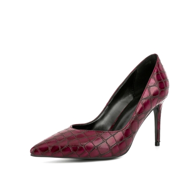 Zapatos de tacón de aguja con relieve de piedra en punta de Borgoña para mujer